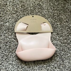 NWT Mushie baby bib